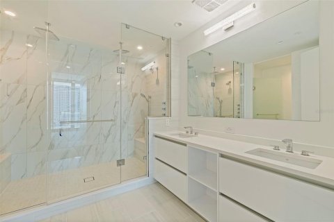 Condo in Saint Petersburg, Florida, 3 bedrooms  № 2237340 - photo 28