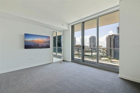 Condo in Saint Petersburg, Florida, 3 bedrooms  № 2237340 - photo 20