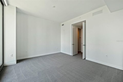 Condo in Saint Petersburg, Florida, 3 bedrooms  № 2237340 - photo 24