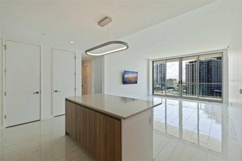 Condo in Saint Petersburg, Florida, 3 bedrooms  № 2237340 - photo 11
