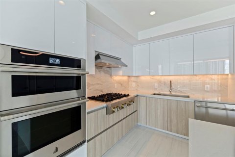Condo in Saint Petersburg, Florida, 3 bedrooms  № 2237340 - photo 12