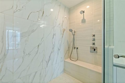 Condo in Saint Petersburg, Florida, 3 bedrooms  № 2237340 - photo 29