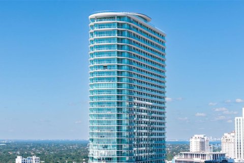 Condo in Saint Petersburg, Florida, 3 bedrooms № 2237340