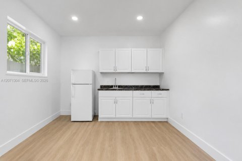 Casa en venta en Miami, Florida, 5 dormitorios, 188.03 m2 № 2301266 - foto 22