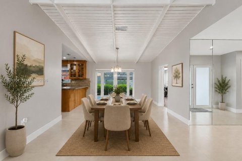 Casa en venta en Miami, Florida, 5 dormitorios, 188.03 m2 № 2301266 - foto 20