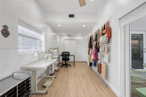 Casa en venta en Miami, Florida, 5 dormitorios, 188.03 m2 № 2301266 - foto 7