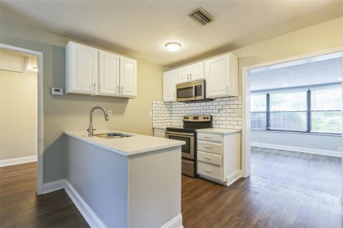 House in Jacksonville, Florida 3 bedrooms, 100.15 sq.m. № 1873728 - photo 8