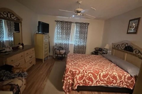 Condo in Tamarac, Florida, 2 bedrooms  № 2082186 - photo 9