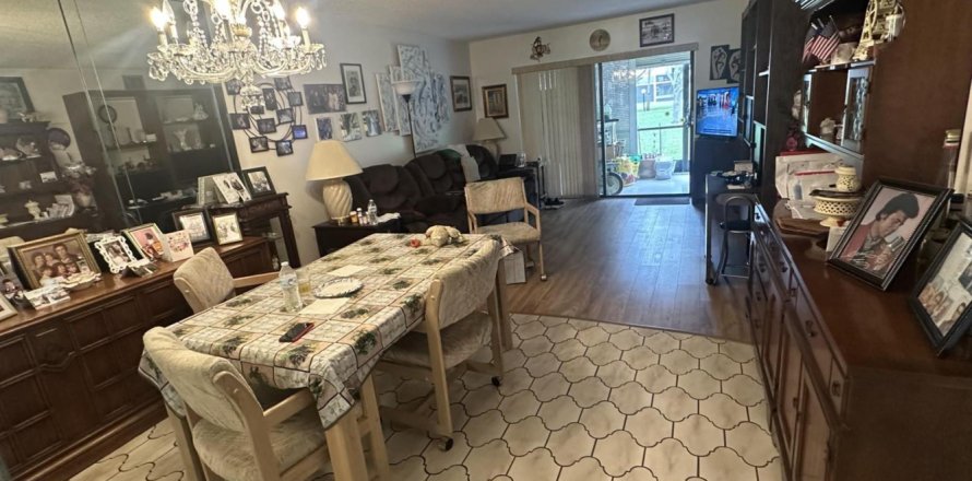 Condo in Tamarac, Florida, 2 bedrooms  № 2082186