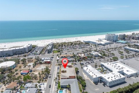 Condo à Saint Pete Beach, Floride, 2 chambres  № 2166212
