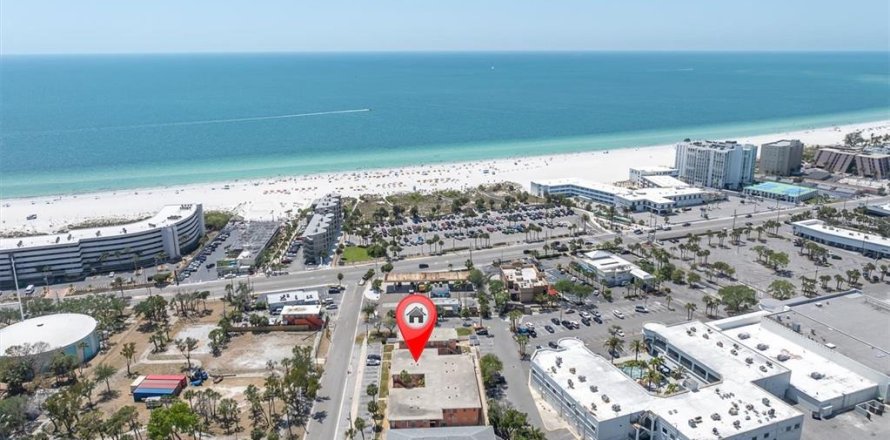 Condo à Saint Pete Beach, Floride, 2 chambres  № 2166212