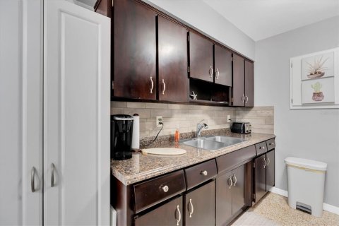 Copropriété à louer à Saint Pete Beach, Floride: 2 chambres, 77.57 m2 № 2166212 - photo 10