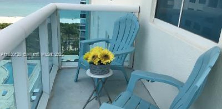 Condo à Surfside, Floride, 2 chambres  № 1804575