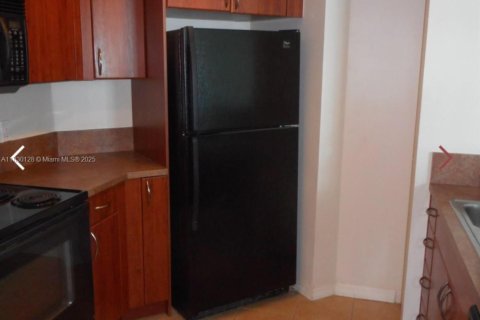 Copropriété à vendre à Surfside, Floride: 2 chambres, 93.09 m2 № 1804575 - photo 3