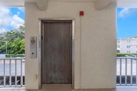 Condo in Dunedin, Florida, 2 bedrooms  № 1837178 - photo 30