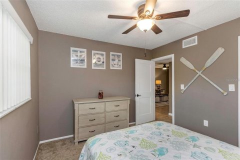 Condo in Dunedin, Florida, 2 bedrooms  № 1837178 - photo 22