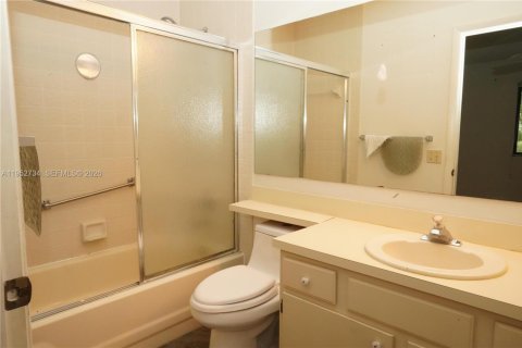 Casa en venta en West Palm Beach, Florida, 2 dormitorios, 109.07 m2 № 2008896 - foto 7