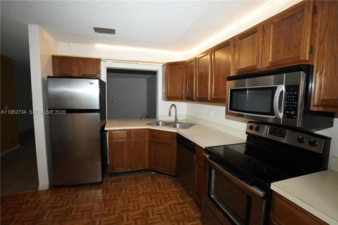 Casa en venta en West Palm Beach, Florida, 2 dormitorios, 109.07 m2 № 2008896 - foto 2