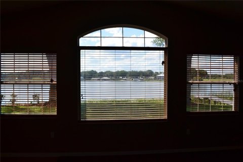 Villa ou maison à louer à Summerfield, Floride: 5 chambres, 217.02 m2 № 2103848 - photo 18