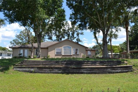 Villa ou maison à louer à Summerfield, Floride: 5 chambres, 217.02 m2 № 2103848 - photo 6
