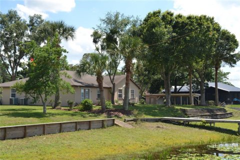 Villa ou maison à louer à Summerfield, Floride: 5 chambres, 217.02 m2 № 2103848 - photo 5