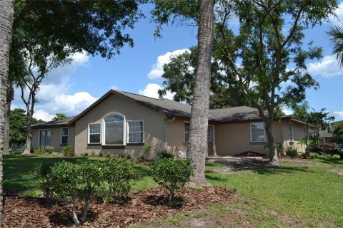 Villa ou maison à louer à Summerfield, Floride: 5 chambres, 217.02 m2 № 2103848 - photo 10