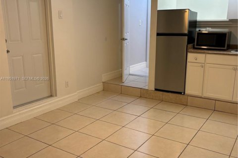 Дом в Майами, Флорида 1 спальня, 183.48м2 № 2006103