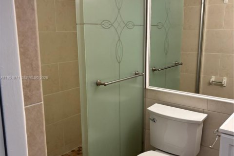 Снять в аренду виллу или дом в Майами, Флорида 1 спальня, 183.48м2, № 2006103 - фото 3