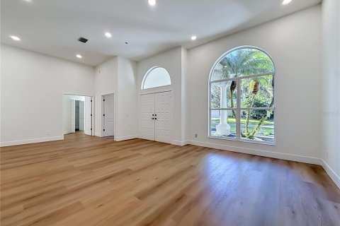 Villa ou maison à vendre à Tampa, Floride: 5 chambres, 260.5 m2 № 2399316 - photo 11