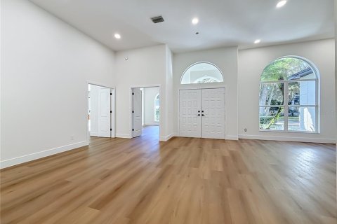 Villa ou maison à vendre à Tampa, Floride: 5 chambres, 260.5 m2 № 2399316 - photo 10