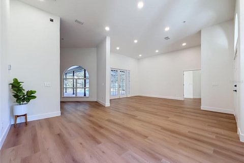 Villa ou maison à vendre à Tampa, Floride: 5 chambres, 260.5 m2 № 2399316 - photo 12