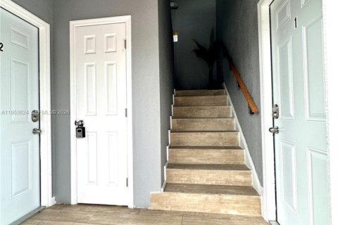 Propiedad comercial en venta en Miami, Florida, 494.05 m2 № 2054777 - foto 11