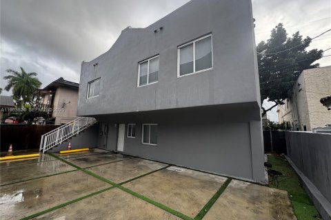 Propiedad comercial en venta en Miami, Florida, 494.05 m2 № 2054777 - foto 3
