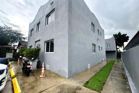 Propiedad comercial en venta en Miami, Florida, 494.05 m2 № 2054777 - foto 2