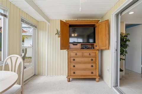 Condo in Venice, Florida, 2 bedrooms № 2225705 - photo 29