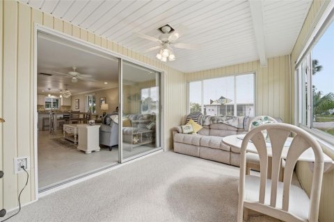 Condo in Venice, Florida, 2 bedrooms № 2225705 - photo 27