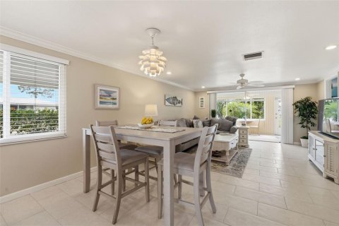 Condo in Venice, Florida, 2 bedrooms № 2225705 - photo 21