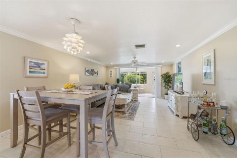 Condo in Venice, Florida, 2 bedrooms № 2225705 - photo 20