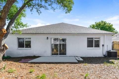 Villa ou maison à louer à Gibsonton, Floride: 3 chambres, 128.21 m2 № 2423652 - photo 16