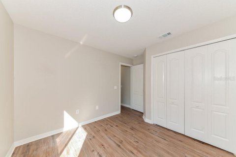Villa ou maison à louer à Gibsonton, Floride: 3 chambres, 128.21 m2 № 2423652 - photo 12