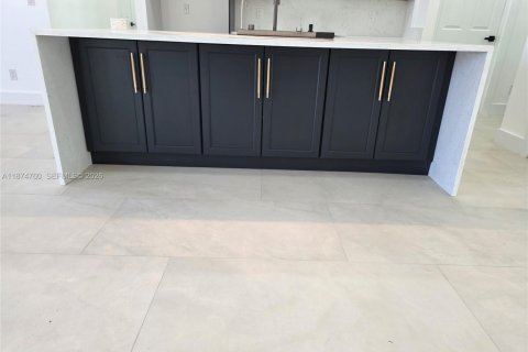 House in Lehigh Acres, Florida 3 bedrooms, 146.51 sq.m. № 1980398 - photo 9