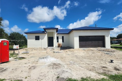 Casa en Lehigh Acres, Florida 3 dormitorios, 146.51 m2 № 1980398