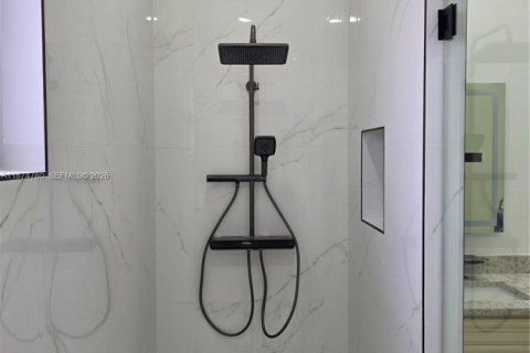 House in Lehigh Acres, Florida 3 bedrooms, 146.51 sq.m. № 1980398 - photo 16