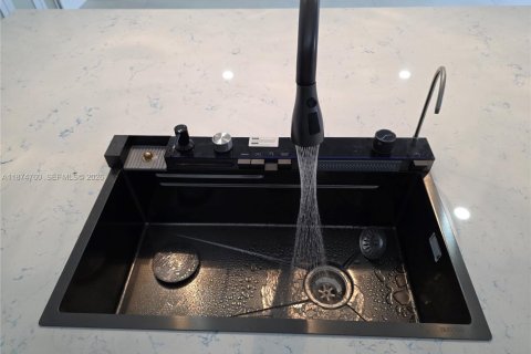 House in Lehigh Acres, Florida 3 bedrooms, 146.51 sq.m. № 1980398 - photo 13