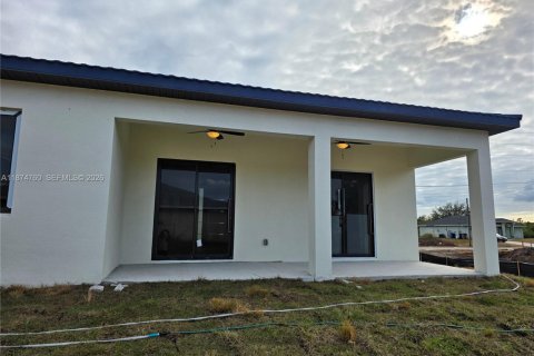 House in Lehigh Acres, Florida 3 bedrooms, 146.51 sq.m. № 1980398 - photo 4