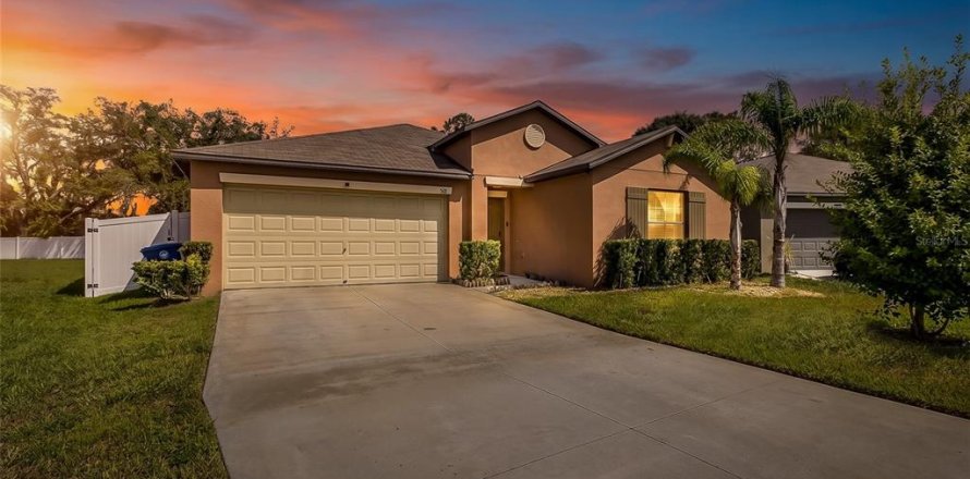Villa ou maison à Spring Hill, Floride 4 chambres, 180.14 m2 № 2320781