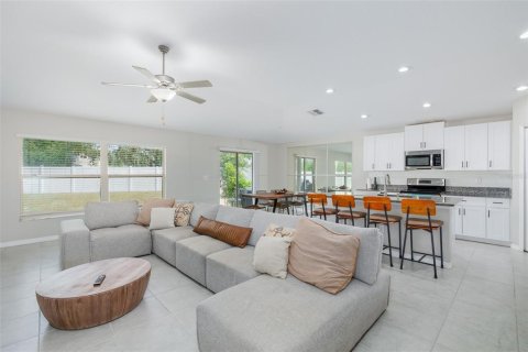 Villa ou maison à vendre à Spring Hill, Floride: 4 chambres, 180.14 m2 № 2320781 - photo 13
