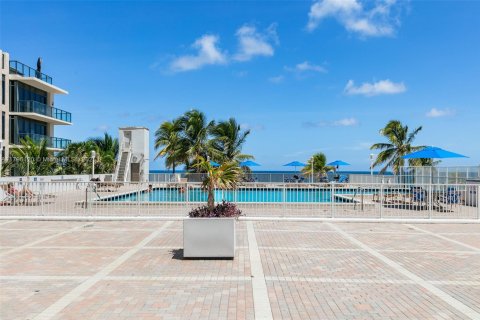 Copropriété à louer à Hollywood, Floride: 1 chambre, 91.04 m2 № 1861075 - photo 29