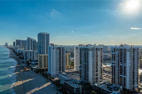 Copropriété à louer à Hollywood, Floride: 1 chambre, 91.04 m2 № 1861075 - photo 24