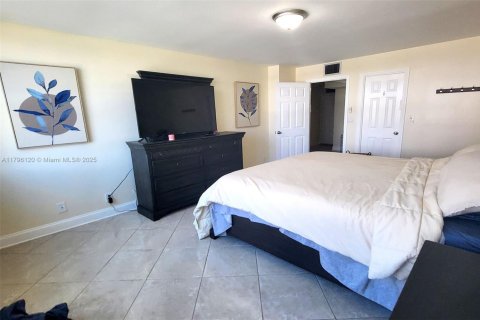 Copropriété à louer à Hollywood, Floride: 1 chambre, 91.04 m2 № 1861075 - photo 21